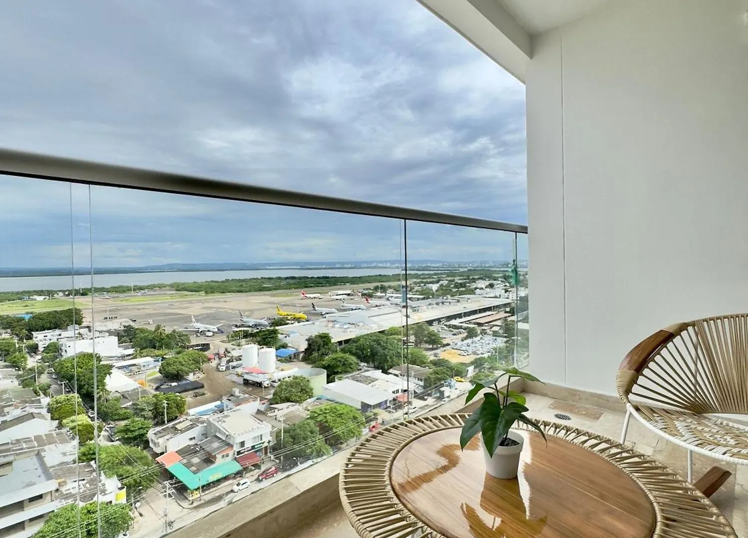 Cb1633 Moderna Suite Vista Lago-Aeropuerto 2Min Cartagena 0*,